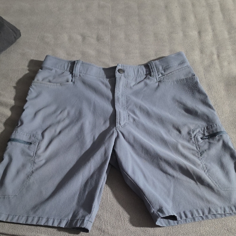Wrangler Men's Light Gray Cargo Shorts